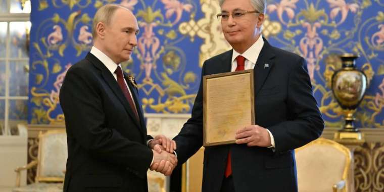 Путин Кемел Тоқаевты марапаттады