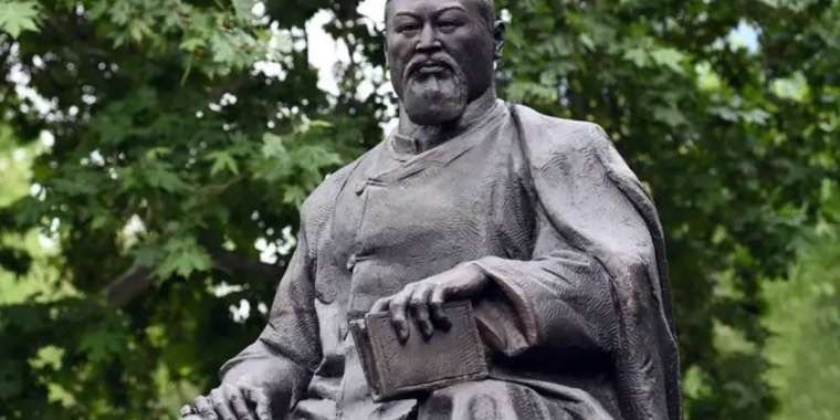 Абайда қанша мал болған?