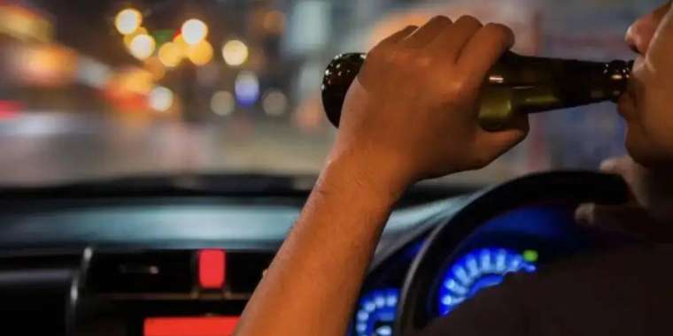 Үш адамды қағып кеткен мас жүргізуші 20 тәулікке қана қамалды