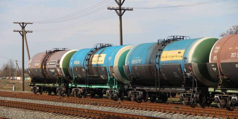 Скляр: ай сайын 50 мың тоннаға дейін жанармай "жалған тауарлар" ретінде сыртқа шығарылған