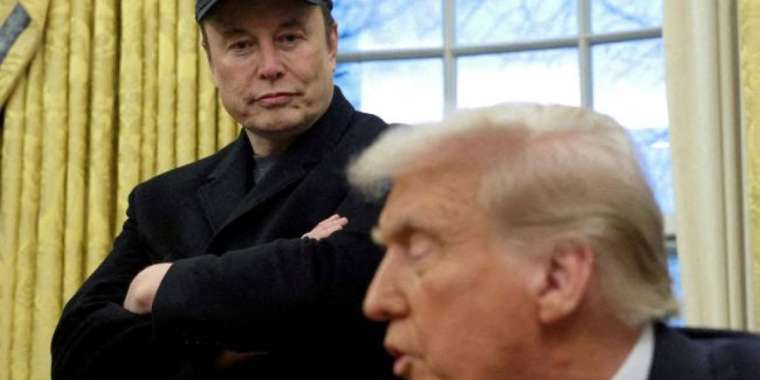 Илон Маск бұрынғы басшысы Трампты сынға алды