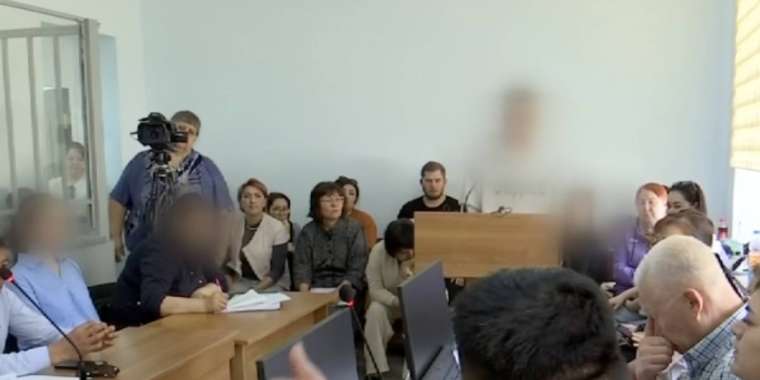 "Сиырдың жапасын жегізді". Қарағандыда бір отбасы асырап алған балаларды қорлаған