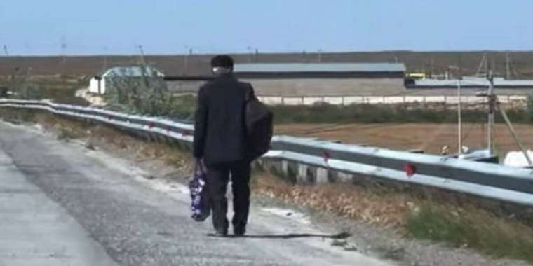 Шоты бұғатталған: зейнеткер Шымкенттен Қарағандыға дейін 10 сағат жаяу жүрген