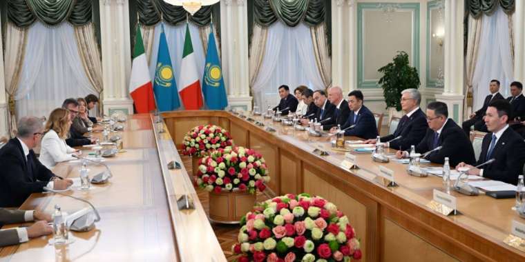 Тоқаев пен Мелони келіссөз жүргізді