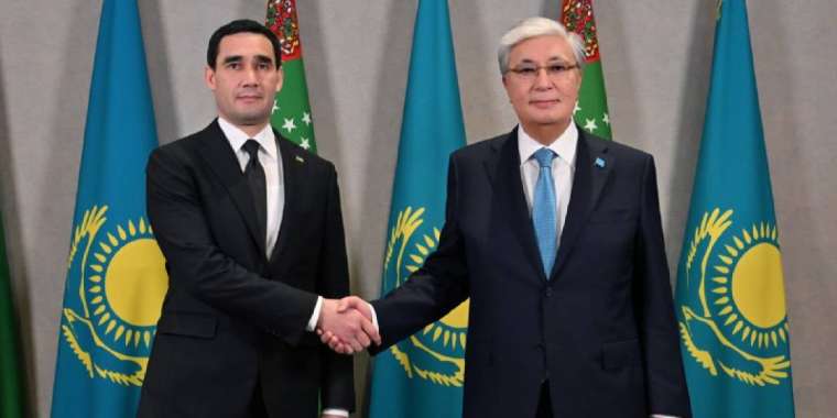 Тоқаев Түрікменстан президентімен кездесті