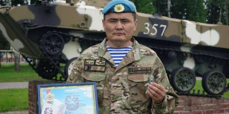 Екі қазақстандық офицер шетелде жоғары марапатқа ие болды