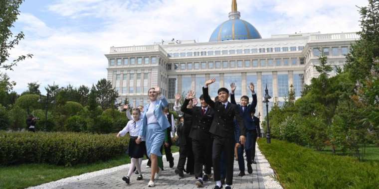 Ақордада еліміздің үздік оқушыларына экскурсия ұйымдастырылды