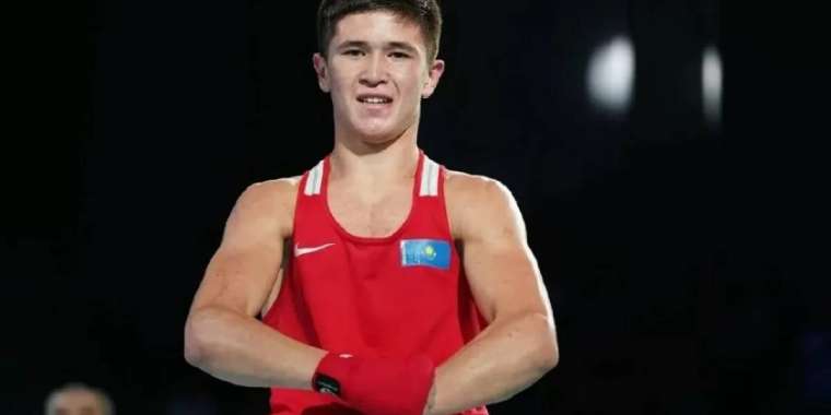 Сабырхан Төрехан өзбек боксшысын жеңіп, алтын иеленді