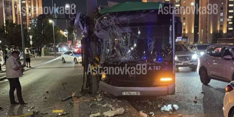 Астанадағы автобус оқиғасы: 10 адам зардап шекті