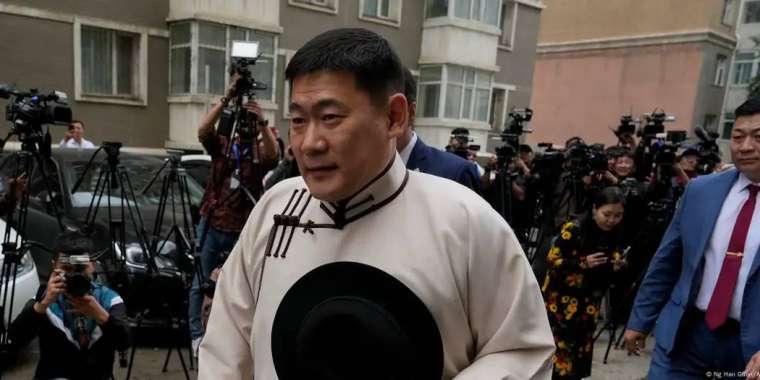 Моңғолия парламенті премьер-министрді отставкаға жіберді