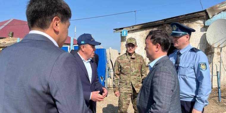 БҚО әкімі өрттен 5 баласы қаза тапқан отбасыға барды