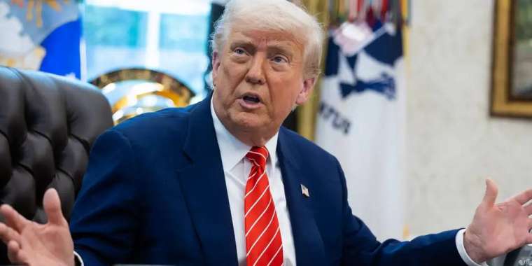 "Түрікменстан да бар": Трамп 12 елдің азаматтарына АҚШ-қа кіруге тыйым салды