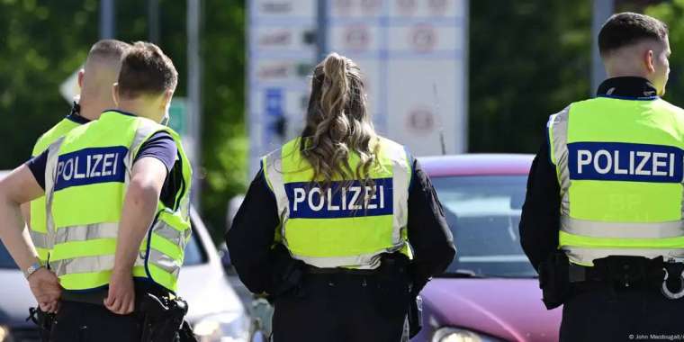 Германия жаңа ережелерге байланысты 160 мигрантты елге кіргізбей қойды