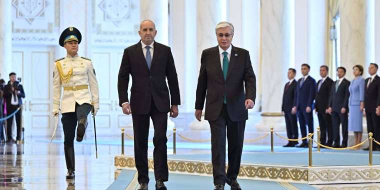 Мемлекет басшысы Болгария Президентін қарсы алды