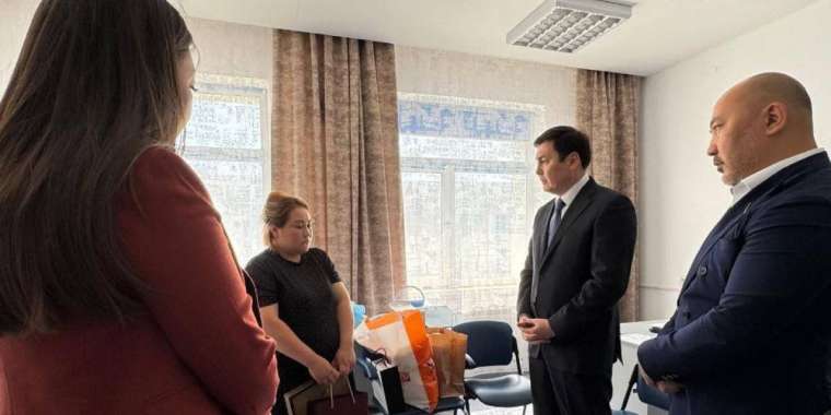 Автобус апатында екі аяғынан айырылған қыздың отбасына 4 бөлмелі пәтер берілді