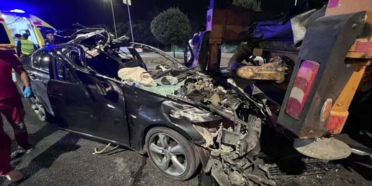 Алматыда жол апатынан үш адам зардап шекті