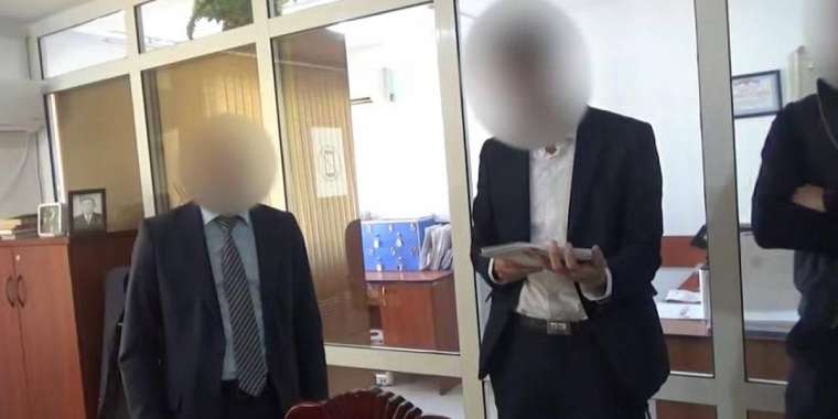 Жамбыл облысының бас экологы пара алғаны үшін айыппұл төлейді