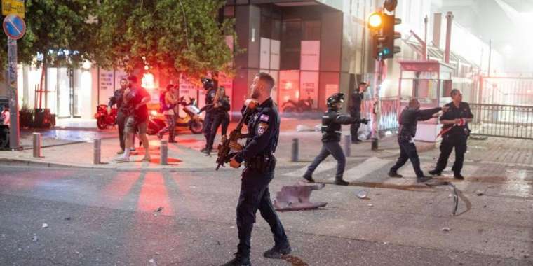 Иран Израильге тағы да зымыранмен шабуыл жасады