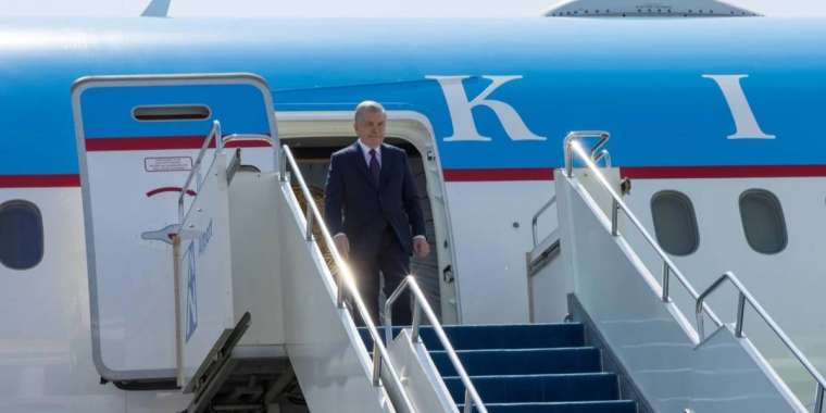 Шавкат Мирзиёев Астанаға келді