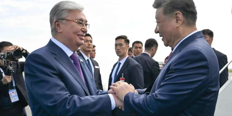 Президент Си Цзиньпинді елорда әуежайынан шығарып салды