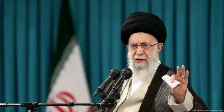 Хаменеи Трамптың "Иран капитуляциясы" жайындағы талабына ескертумен жауап берді
