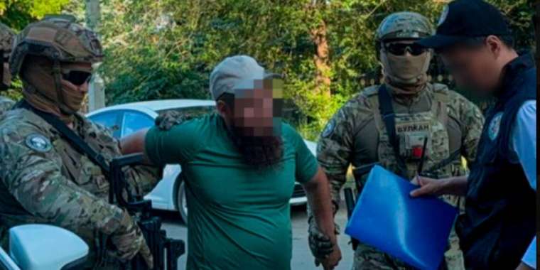 ҰҚК кәсіпкерлерден ақша бопсалады деген күдікпен қылмыстық топты ұсталды