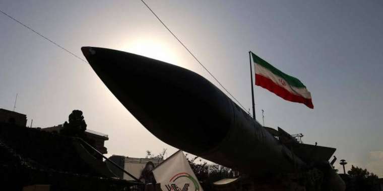 Иран АҚШ-тың әскери базаларын зымырандармен атқылады