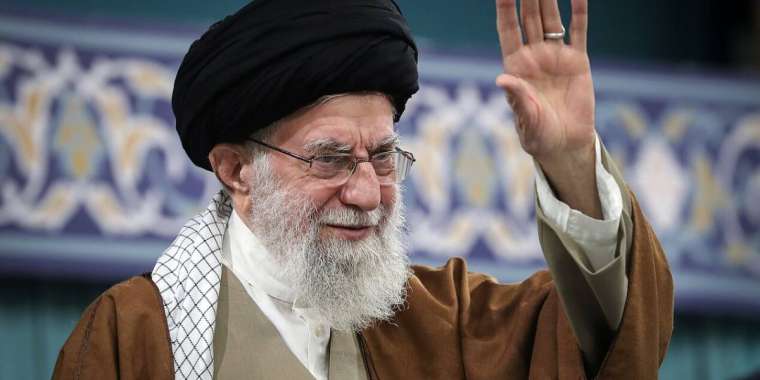 Шах мұрагері Пехлеви: Аятолла, биліктен кет!