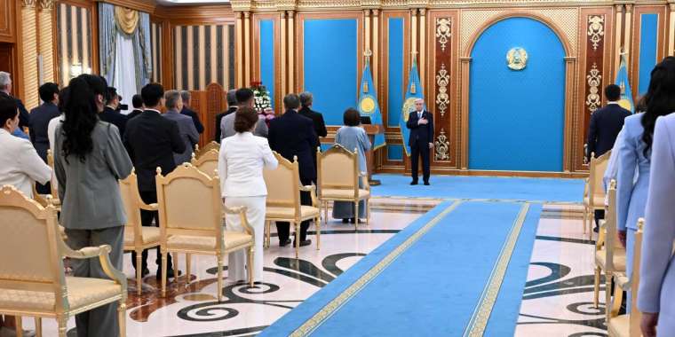 Тоқаев: Журналистерге айрықша сенім мен зор жауапкершілік жүктеледі