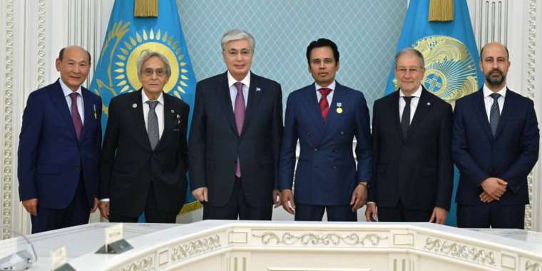 Тоқаев әлемдік нейрохирургия саласының өкілдерімен кездесті