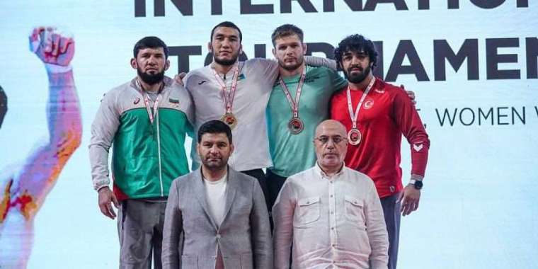 Қазақстандық балуандар Түркияда екі алтын иеленді