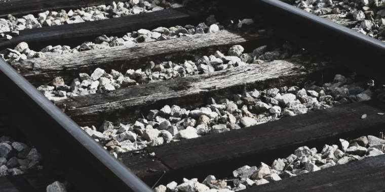 Қарағанды облысында пойыз басып кеткен 2 жасар бала көз жұмды