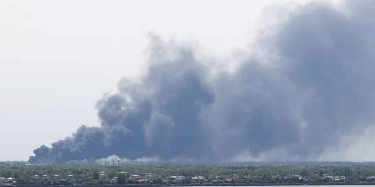 Аптап ыстықтан қоймадағы оқ-дәрілер жарыла бастады