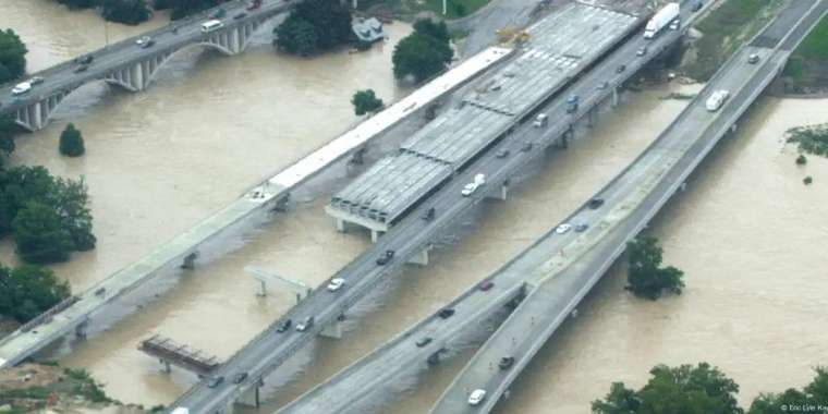Техастағы су тасқынынан қаза тапқандар саны 24 адамға жетті