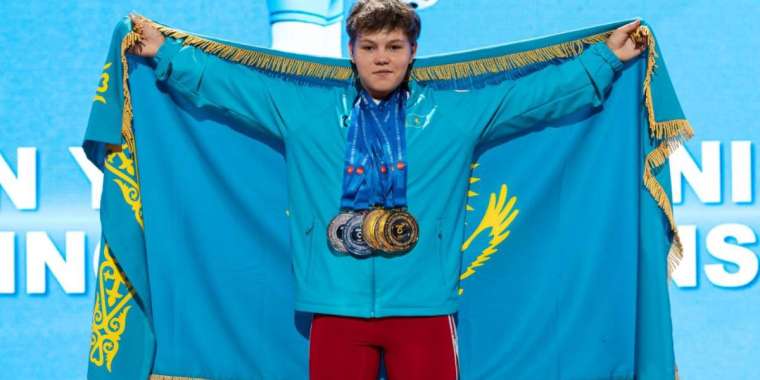 Қазақстандық ауыр атлет Ксения Прозорова Азия чемпионатында алтын және күміс жүлде иеленді