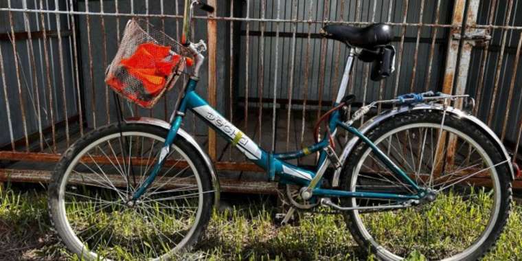 Павлодарда велосипедке мінген зейнеткер қоршауға соғылып қаза тапты