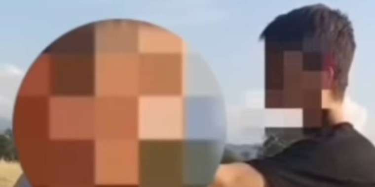 Семейде 12 жасар баланы жасөспірімдер аяусыз сабаған