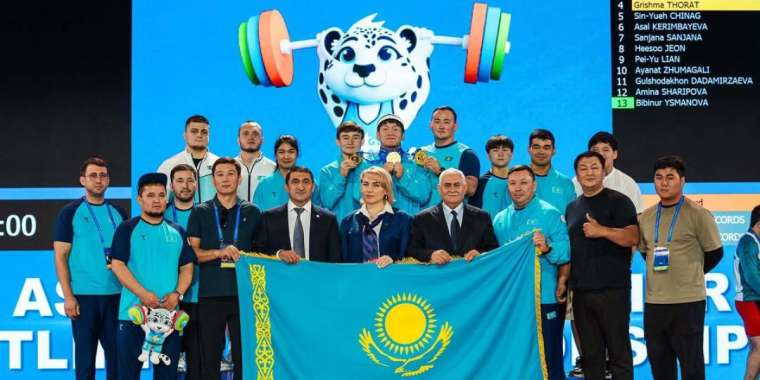 Азия чемпионаты: Қазақстан ауыр атлеті үш алтын медаль жеңіп алды