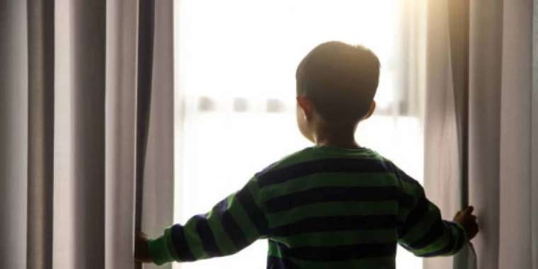 Астанада бір тәулікте төрт бала терезеден құлап кетті