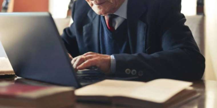 50 жастан асқан азаматтарға арналған жобамен 12 мыңнан астам адам жұмысқа орналасты