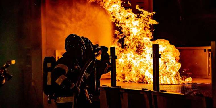 Құтқарушылар Оралда өрттен 6 адамды эвакуациялады