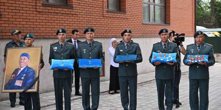 «Халық қаһарманы» Әбдіғали Қаймолдинді ақтық сапарға шығарып салды