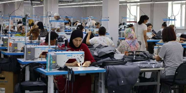 Түркістан облысындағы тігін цехында жылына 250 мыңға  жуық киім тігіледі