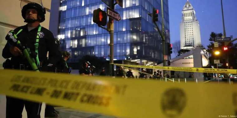 Көлік бір топ адамды қағып кетті: 20-дан астам адам жарақат алды