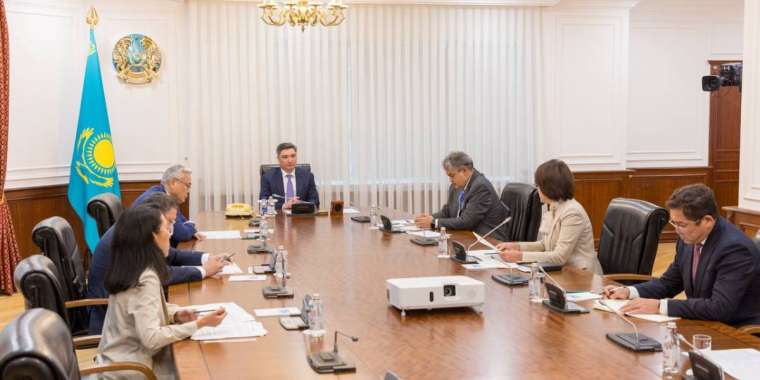 Үкімет дәрігерлерді қорғау бойынша заңнамалық шараларды әзірлеуге кірісті