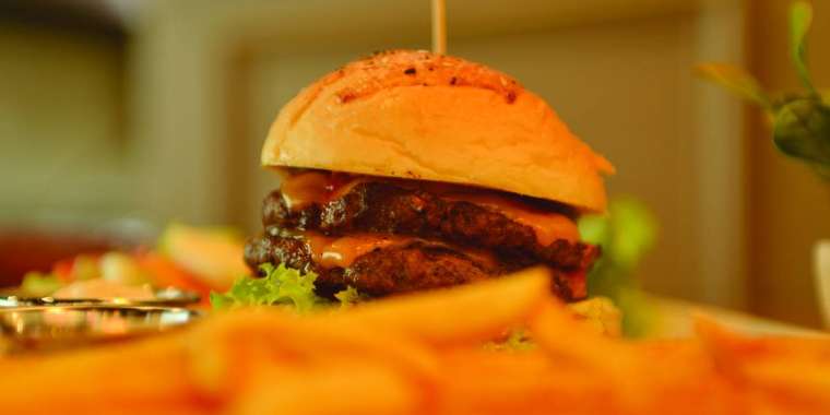 Мектептерде жаңа оқу жылынан бастап фастфуд сатылмайды