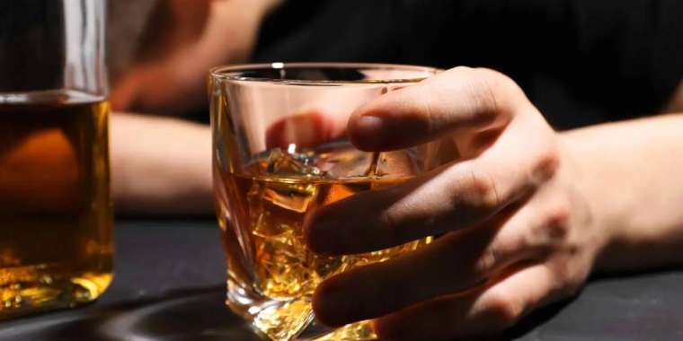 Ақмолада мас болып төбелескені үшін әкім қызметінен қуылды