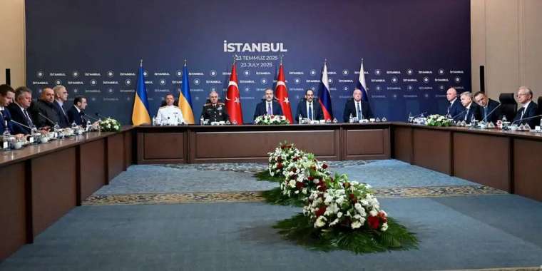 Түркия СІМ: Ресей мен Украина көшбасшыларының кездесуі жөнінде келісімге қол жеткізілді