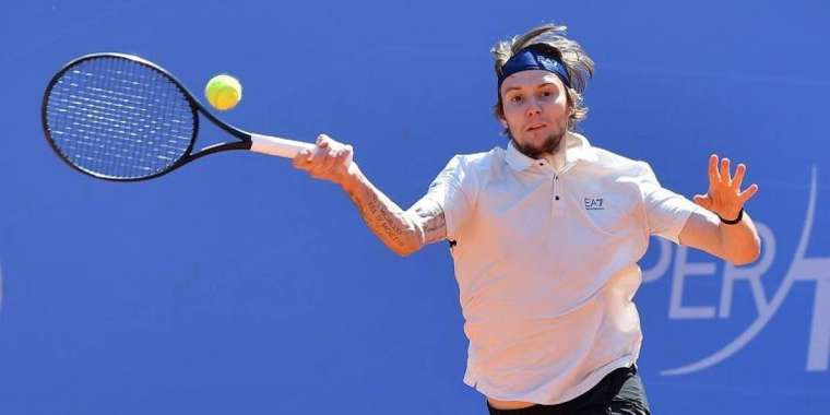 Теннис: Александр Бублик қатарынан екі рет АТР250 турнирінің жеңімпазы атанды