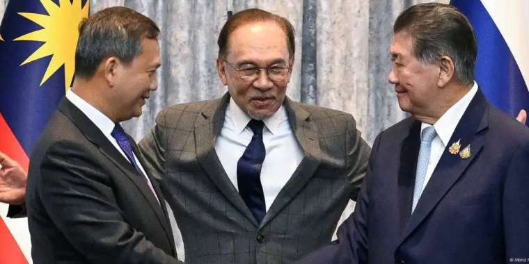 Таиланд пен Камбоджа оқ атуды тоқтатуға келісті